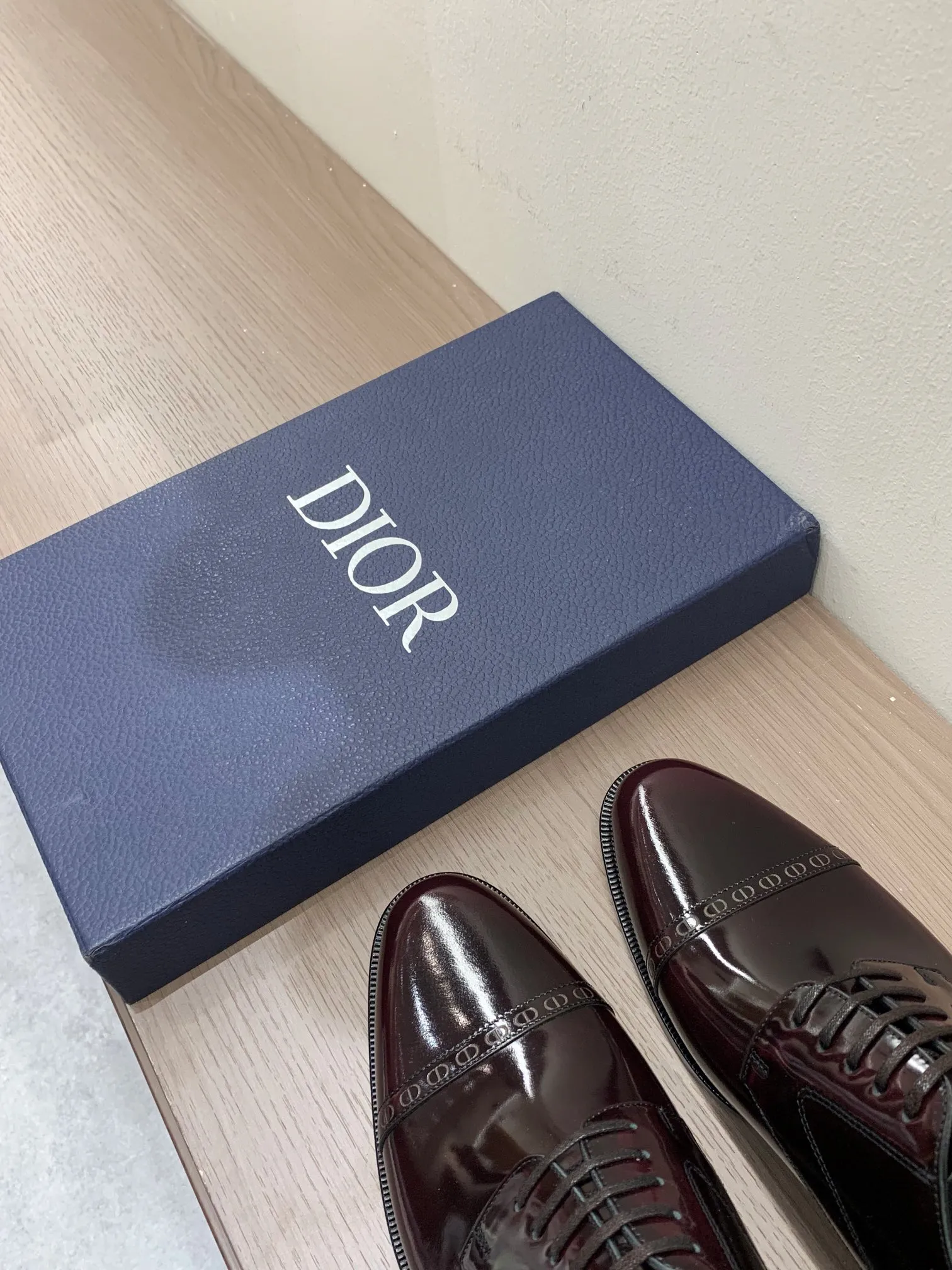[Dior] Top P: 960💰 Standard code 39-44 (38.45.46 custom-made, non-returnable and non-exchangeable) Dior Dior's latest high-end men's boutique casual leather shoes, imported cowhide upper, water-dyed cowhide lining, imported leather outsole, perfect details are impeccable.